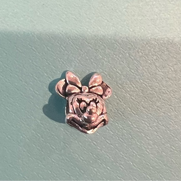 Minnie Mouse Pandora Style Bracelet Charm - Picture 2 of 3